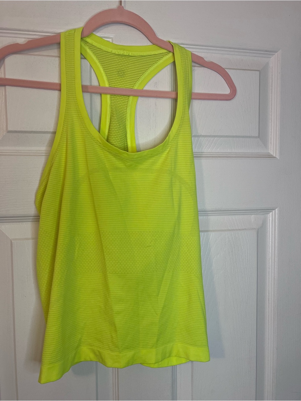 #681 Lululemon Swiftly Tech Racerback 2.0 Race Length Highlight Yellow Size 10 - Picture 2 of 5